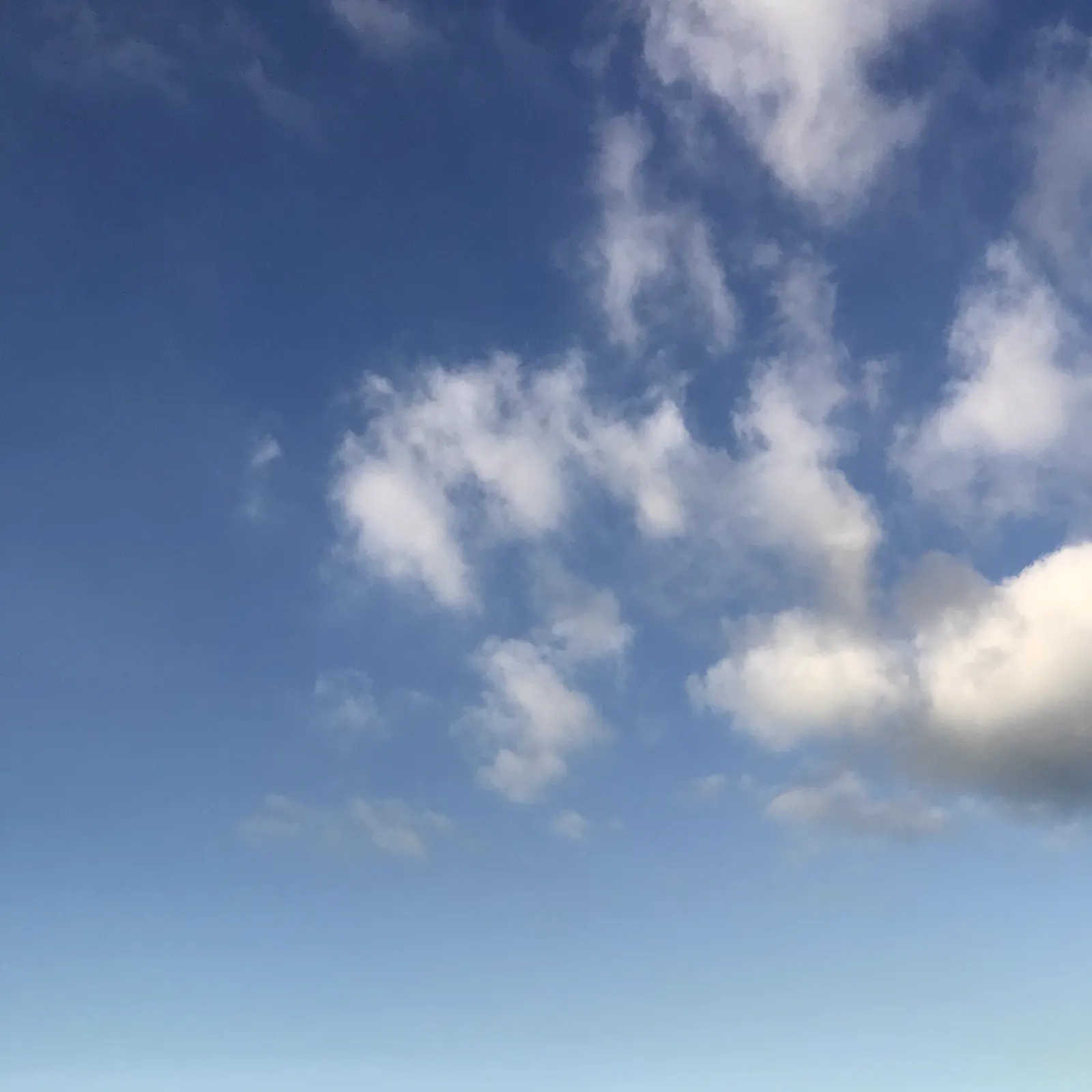 Ciel bleu traversé de nuages, image de la visualisation